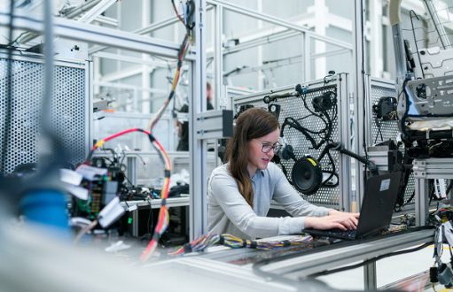 Digital transformation trends in the manufacturing sector B2B Ecommerce Software