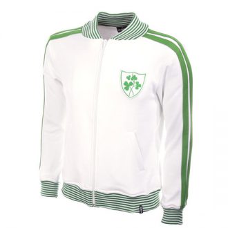 Retro soccer: Vintage-style football track tops by Copa