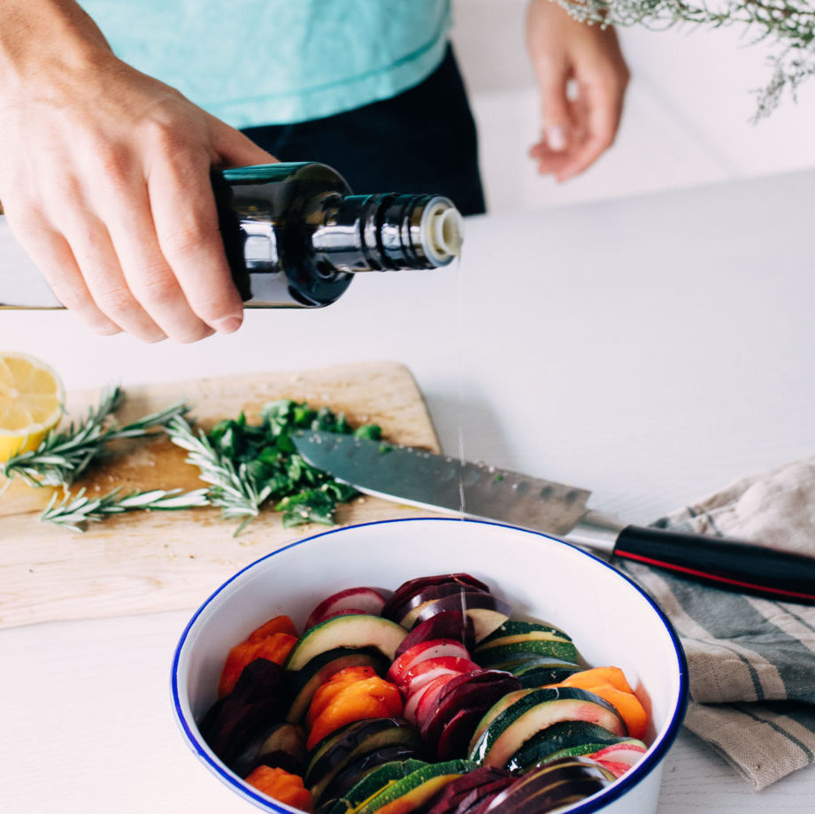 Why & How you can Cook with Avocado Oil