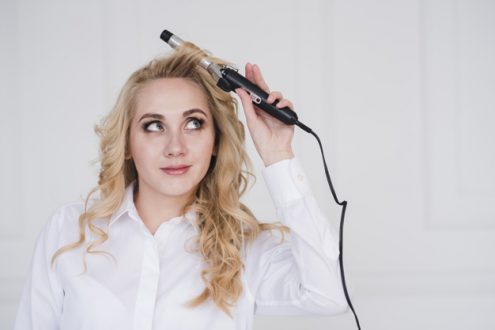 A beginner's help guide to using a curling wand